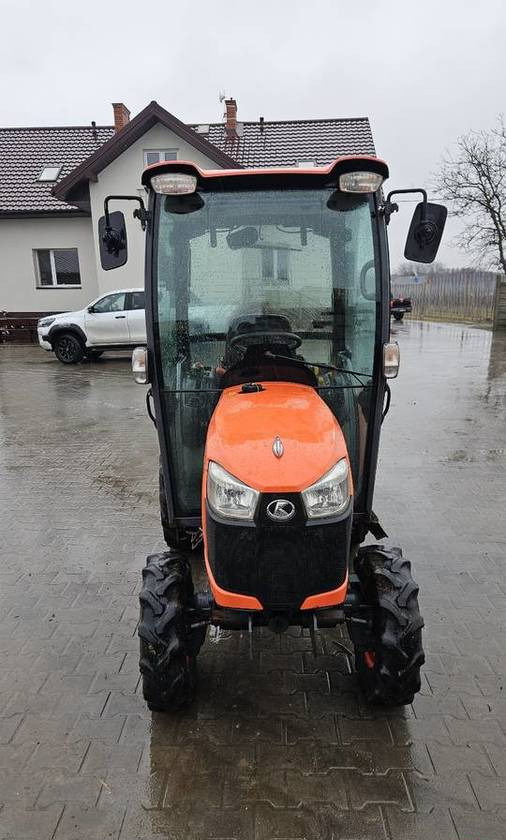 Ciągnik Kubota B2650 4x4 klima 26 KM hydrostat - Tractor: foto 3 Ciągnik Kubota B2650 4x4 klima 26 KM hydrostat - Tractor: foto 3