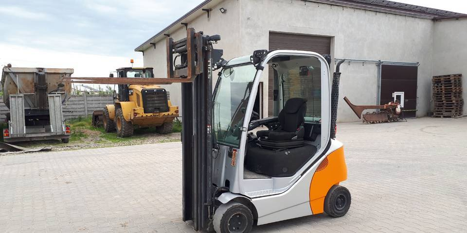 Wózek widłowy Still RX70-20 triplex przesuw - Carretilla elevadora de gas: foto 1 Wózek widłowy Still RX70-20 triplex przesuw - Carretilla elevadora de gas: foto 1