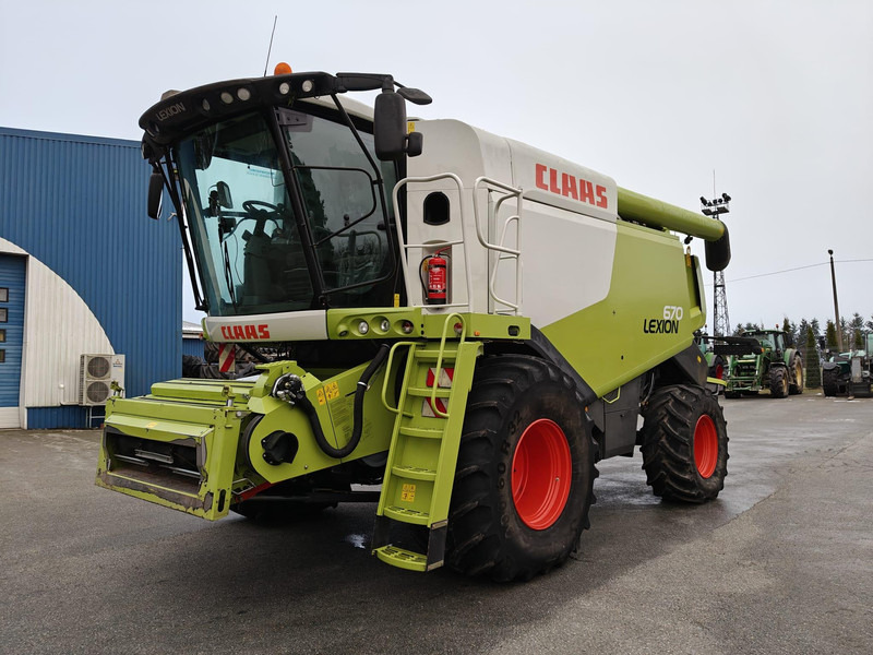 Cosechadora de granos Claas Lexion 670: foto 8