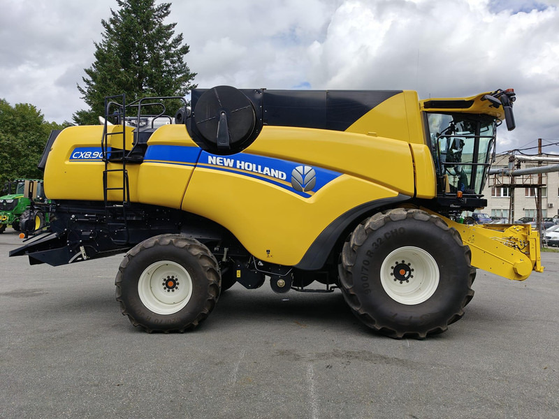 New Holland CX 8.90 - Cosechadora de granos: foto 2 New Holland CX 8.90 - Cosechadora de granos: foto 2