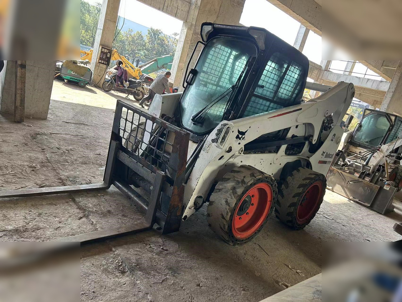 BOBCAT S750 - Minicargadora: foto 3 BOBCAT S750 - Minicargadora: foto 3