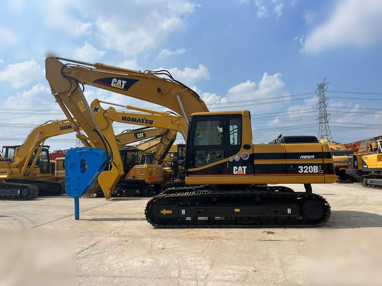 CATERPILLAR 320BL - Excavadora de cadenas: foto 1 CATERPILLAR 320BL - Excavadora de cadenas: foto 1