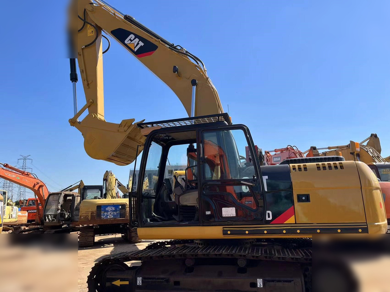 CATERPILLAR 320D - Excavadora de cadenas: foto 1 CATERPILLAR 320D - Excavadora de cadenas: foto 1