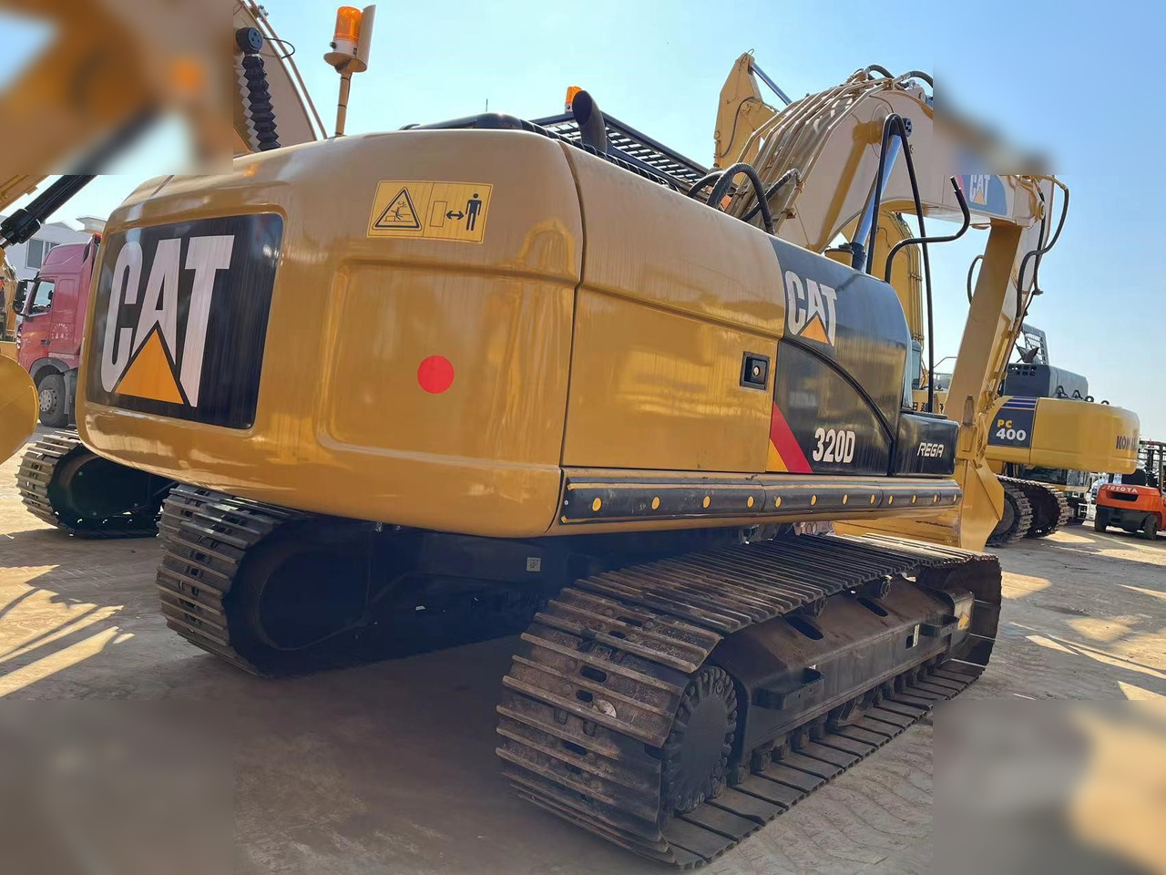CATERPILLAR 320D - Excavadora de cadenas: foto 2 CATERPILLAR 320D - Excavadora de cadenas: foto 2
