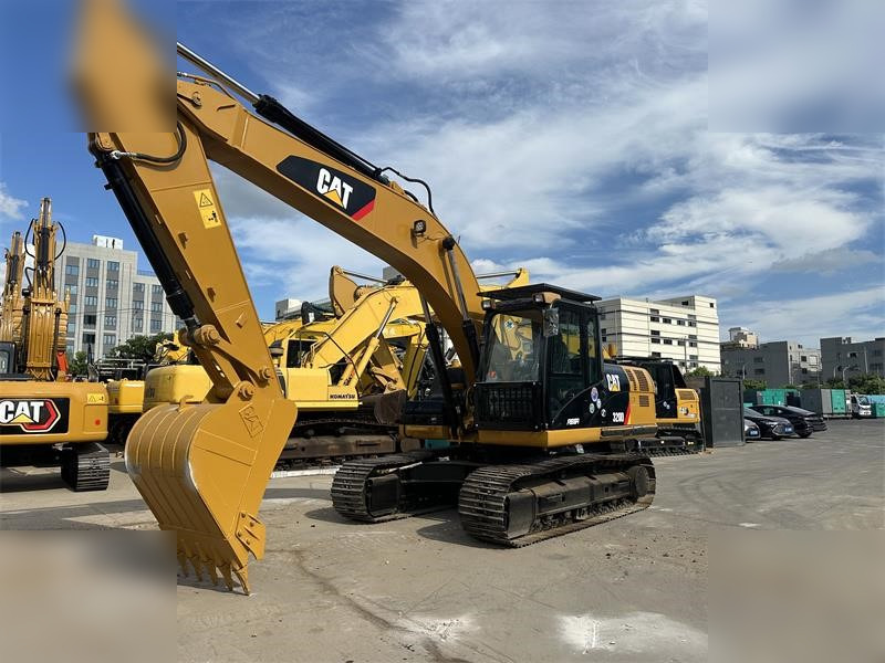 CATERPILLAR 320D - Excavadora de cadenas: foto 2 CATERPILLAR 320D - Excavadora de cadenas: foto 2