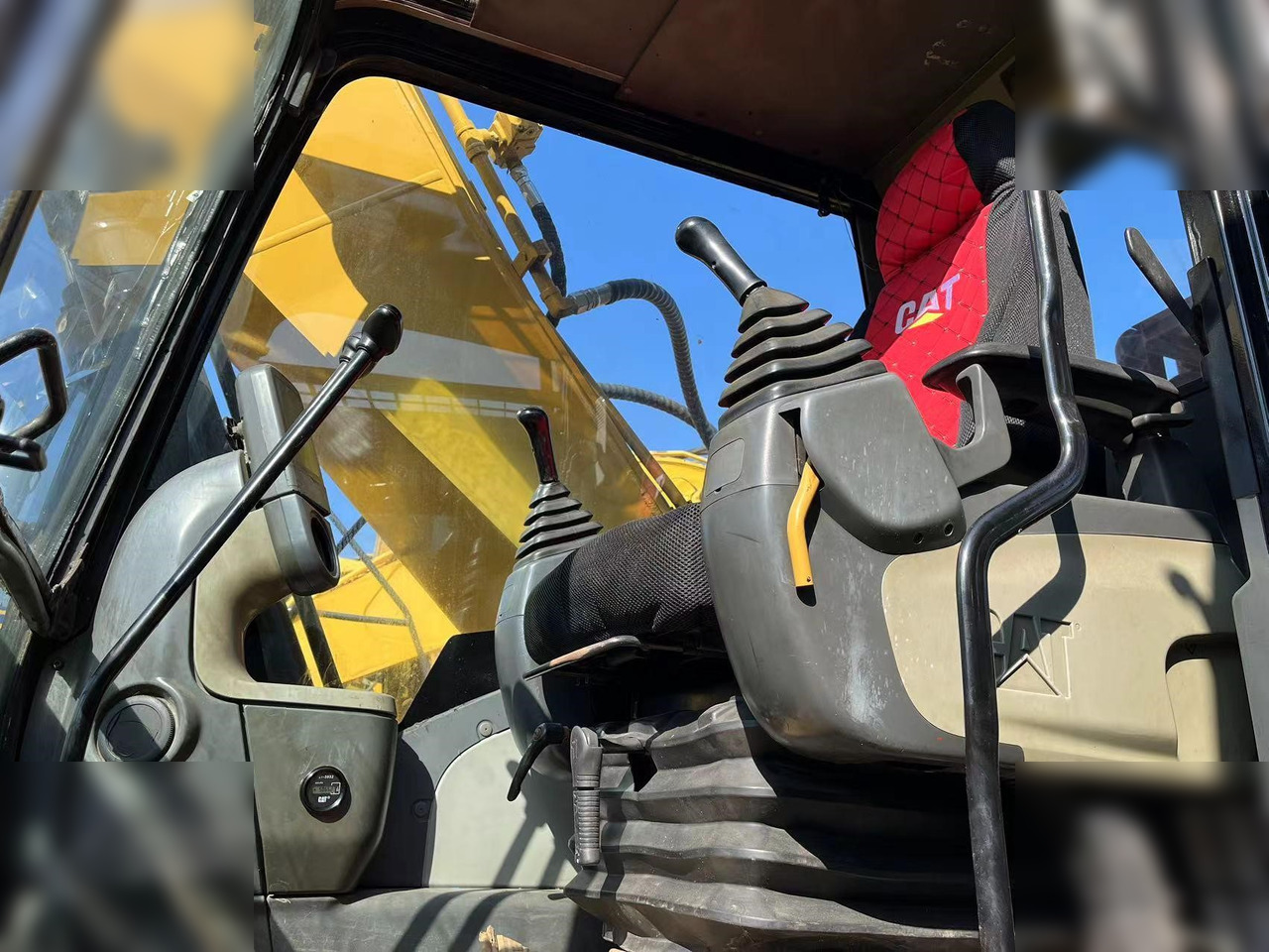 CATERPILLAR 320D - Excavadora de cadenas: foto 5 CATERPILLAR 320D - Excavadora de cadenas: foto 5