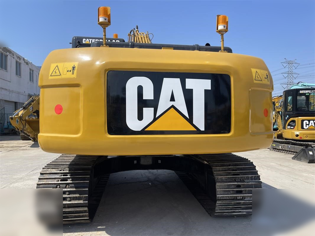 CATERPILLAR 320D2 - Excavadora de cadenas: foto 3 CATERPILLAR 320D2 - Excavadora de cadenas: foto 3