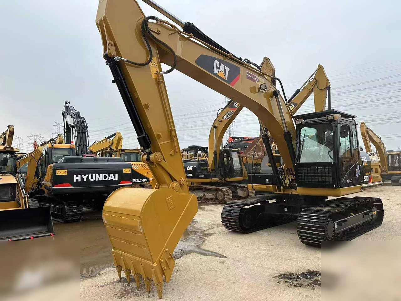 CATERPILLAR 320D2 - Excavadora de cadenas: foto 5 CATERPILLAR 320D2 - Excavadora de cadenas: foto 5