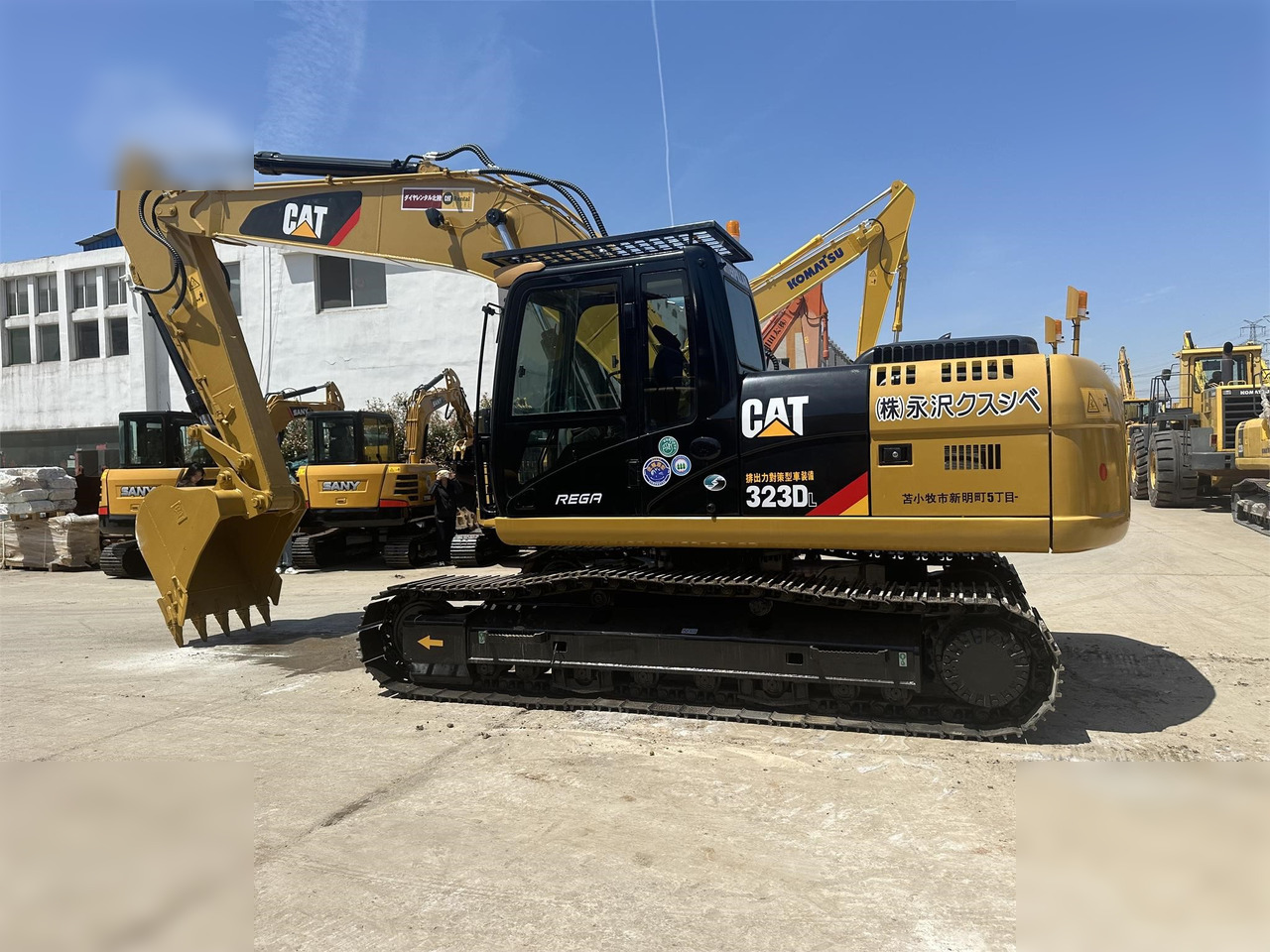 CATERPILLAR 323DL - Excavadora de cadenas: foto 1 CATERPILLAR 323DL - Excavadora de cadenas: foto 1