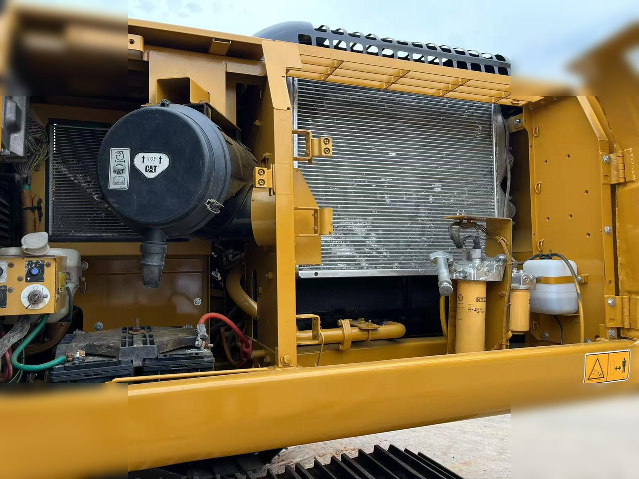 Excavadora de cadenas CATERPILLAR 325D: foto 9