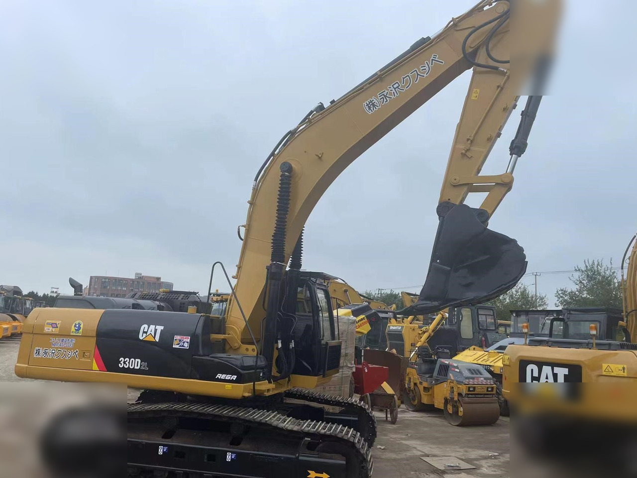 CATERPILLAR 330D2 - Excavadora de cadenas: foto 1 CATERPILLAR 330D2 - Excavadora de cadenas: foto 1