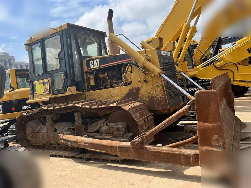 CATERPILLAR D6G - Bulldozer: foto 1 CATERPILLAR D6G - Bulldozer: foto 1