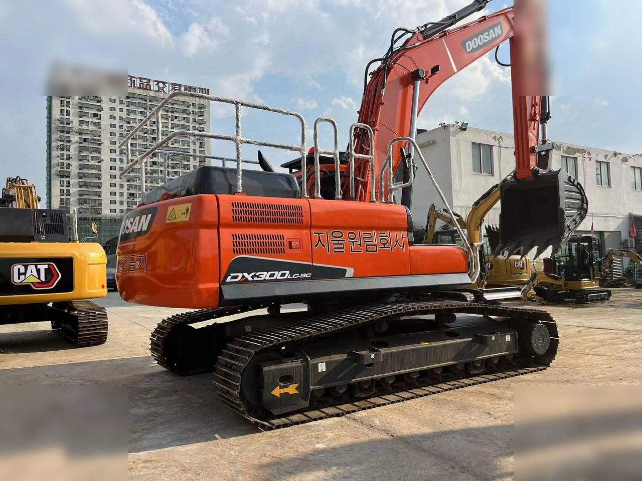 DOOSAN DX300 LC-9C - Excavadora de cadenas: foto 4 DOOSAN DX300 LC-9C - Excavadora de cadenas: foto 4