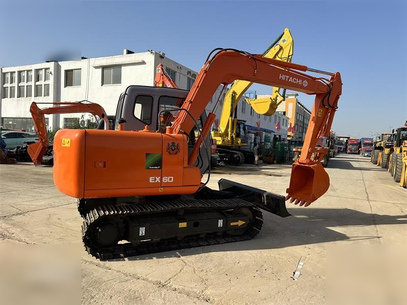 HITACHI EX60-5 - Excavadora de cadenas: foto 2 HITACHI EX60-5 - Excavadora de cadenas: foto 2