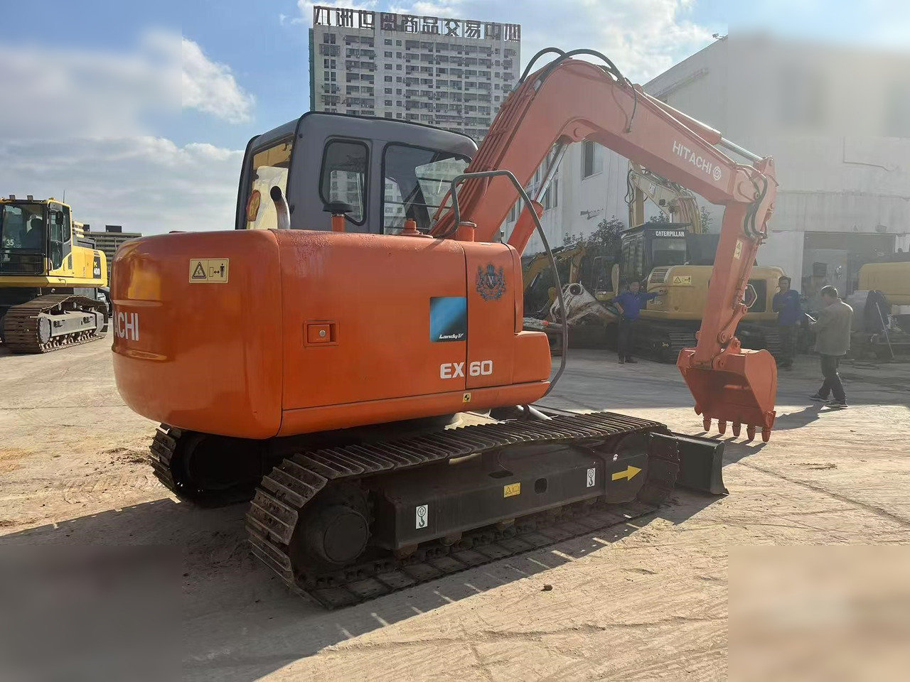 HITACHI EX60 - Excavadora de cadenas: foto 2 HITACHI EX60 - Excavadora de cadenas: foto 2