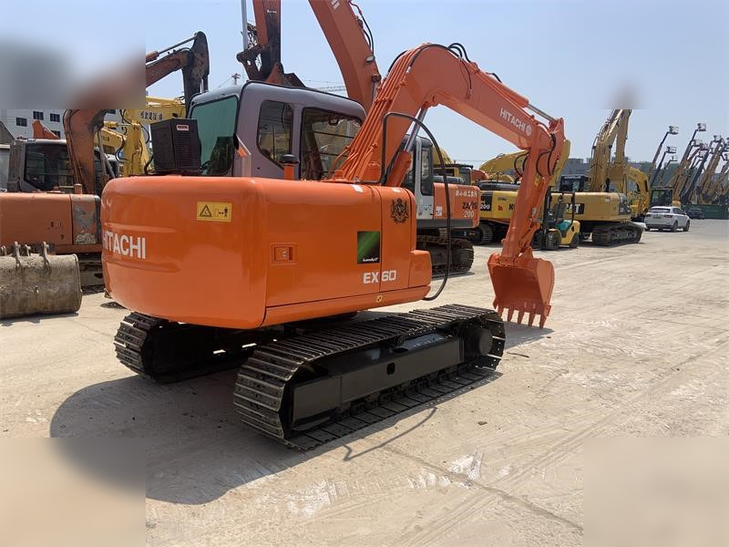 HITACHI EX60 LC-5 - Excavadora de cadenas: foto 1 HITACHI EX60 LC-5 - Excavadora de cadenas: foto 1