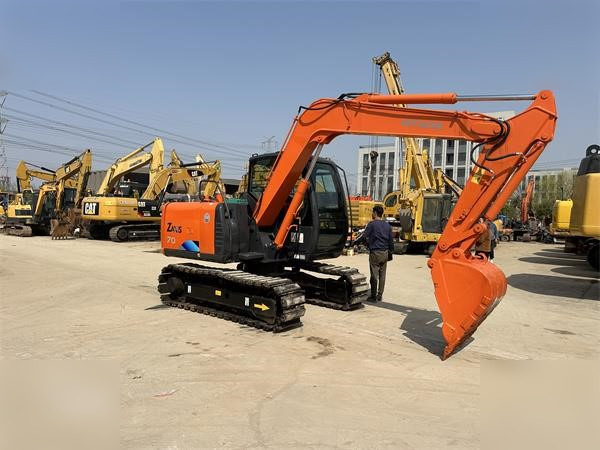 HITACHI ZX70 - Excavadora de cadenas: foto 2 HITACHI ZX70 - Excavadora de cadenas: foto 2