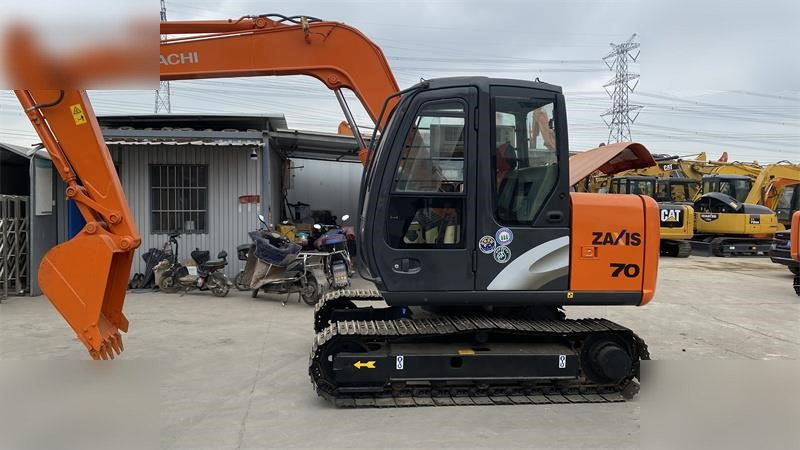 HITACHI ZX70 - Excavadora de cadenas: foto 1 HITACHI ZX70 - Excavadora de cadenas: foto 1