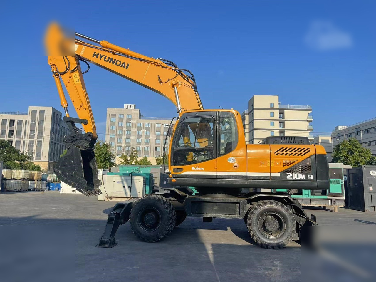 HYUNDAI ROBEX 210W-9 - Excavadora de ruedas: foto 1 HYUNDAI ROBEX 210W-9 - Excavadora de ruedas: foto 1
