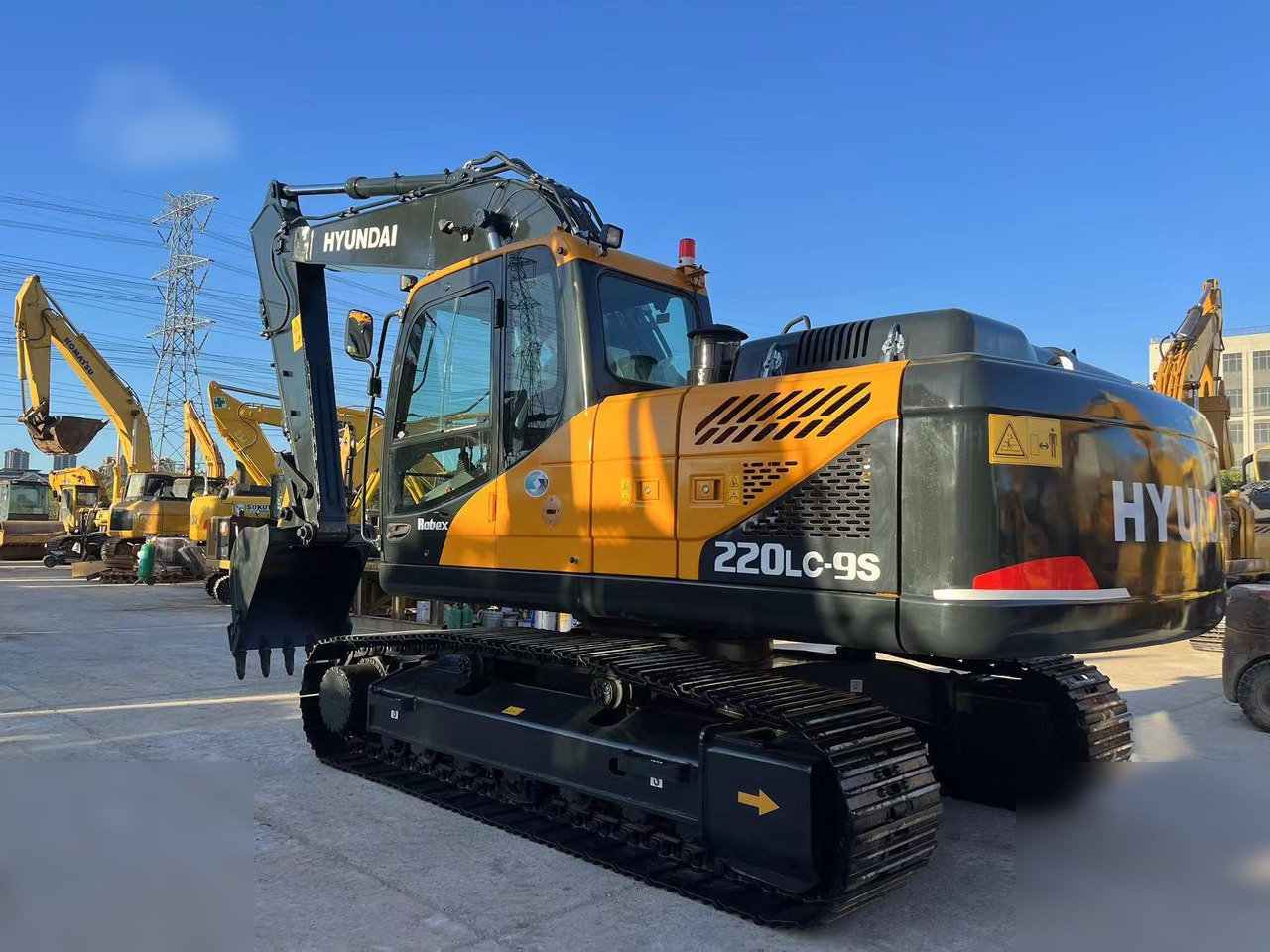 HYUNDAI ROBEX 220 LC-9S - Excavadora de cadenas: foto 2 HYUNDAI ROBEX 220 LC-9S - Excavadora de cadenas: foto 2