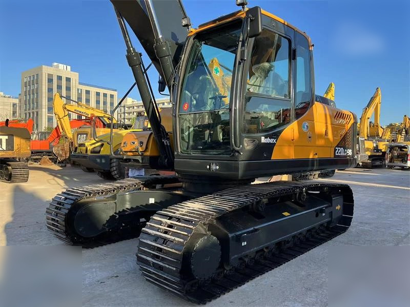 HYUNDAI ROBEX 220 LC-9S - Excavadora de cadenas: foto 5 HYUNDAI ROBEX 220 LC-9S - Excavadora de cadenas: foto 5