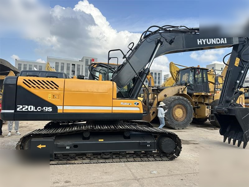 HYUNDAI ROBEX 220 LC-9S - Excavadora de cadenas: foto 5 HYUNDAI ROBEX 220 LC-9S - Excavadora de cadenas: foto 5