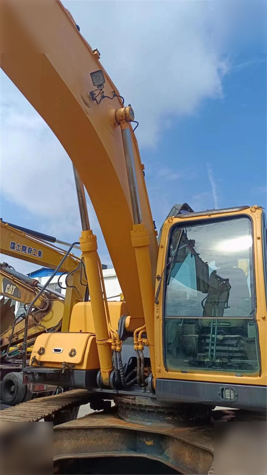 HYUNDAI ROBEX 220 LC-9S - Excavadora de cadenas: foto 5 HYUNDAI ROBEX 220 LC-9S - Excavadora de cadenas: foto 5