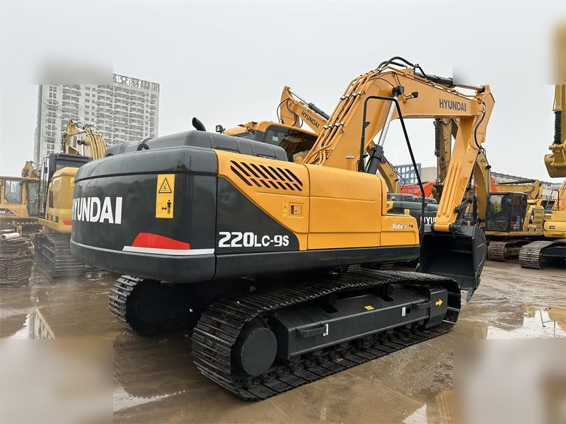 HYUNDAI ROBEX 220 LC-9S - Excavadora de cadenas: foto 1 HYUNDAI ROBEX 220 LC-9S - Excavadora de cadenas: foto 1