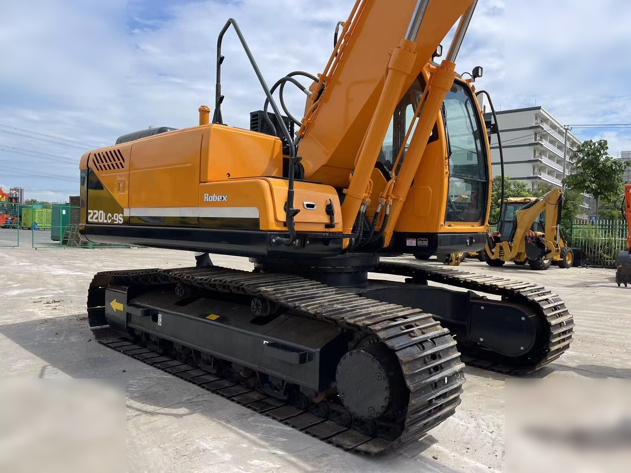 HYUNDAI ROBEX 220 LC-9S - Excavadora de cadenas: foto 3 HYUNDAI ROBEX 220 LC-9S - Excavadora de cadenas: foto 3