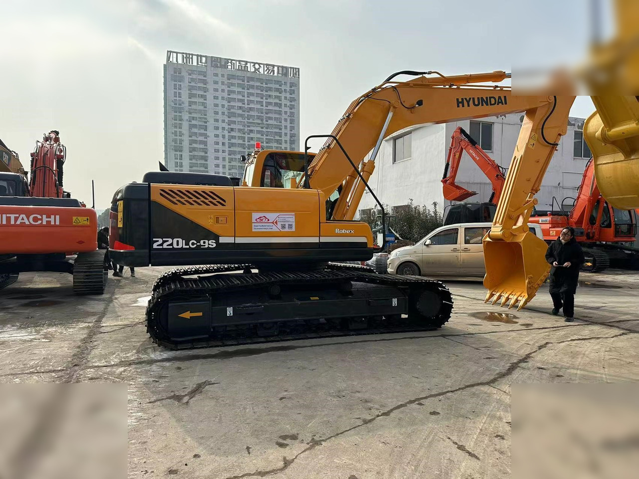 HYUNDAI ROBEX 220 LC-9S - Excavadora de cadenas: foto 2 HYUNDAI ROBEX 220 LC-9S - Excavadora de cadenas: foto 2