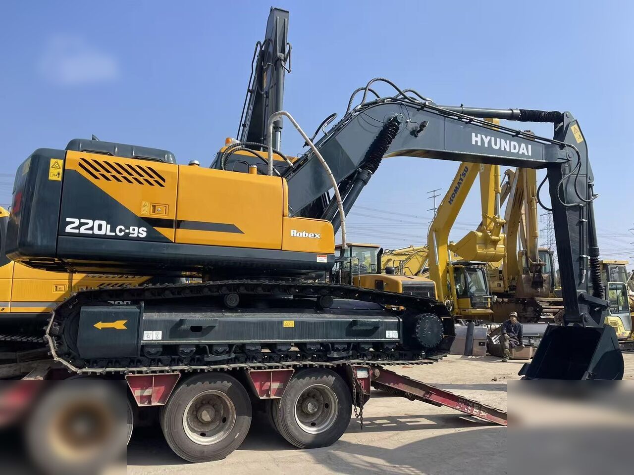 HYUNDAI ROBEX 220 LC-9S - Excavadora de cadenas: foto 1 HYUNDAI ROBEX 220 LC-9S - Excavadora de cadenas: foto 1