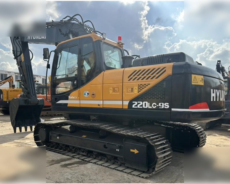 HYUNDAI ROBEX 220 LC-9S - Excavadora de cadenas: foto 1 HYUNDAI ROBEX 220 LC-9S - Excavadora de cadenas: foto 1