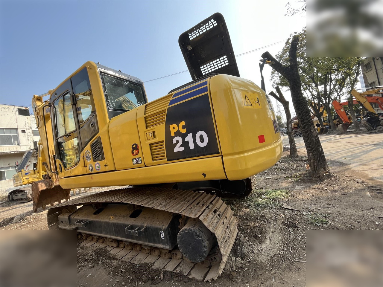 KOMATSU PC210-8 - Excavadora de cadenas: foto 2 KOMATSU PC210-8 - Excavadora de cadenas: foto 2