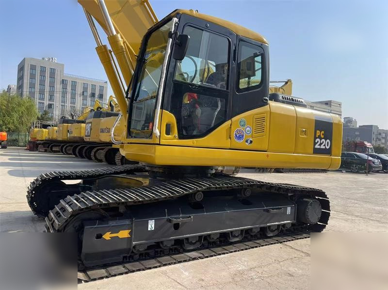 Leasing de KOMATSU PC220-7 KOMATSU PC220-7: foto 6