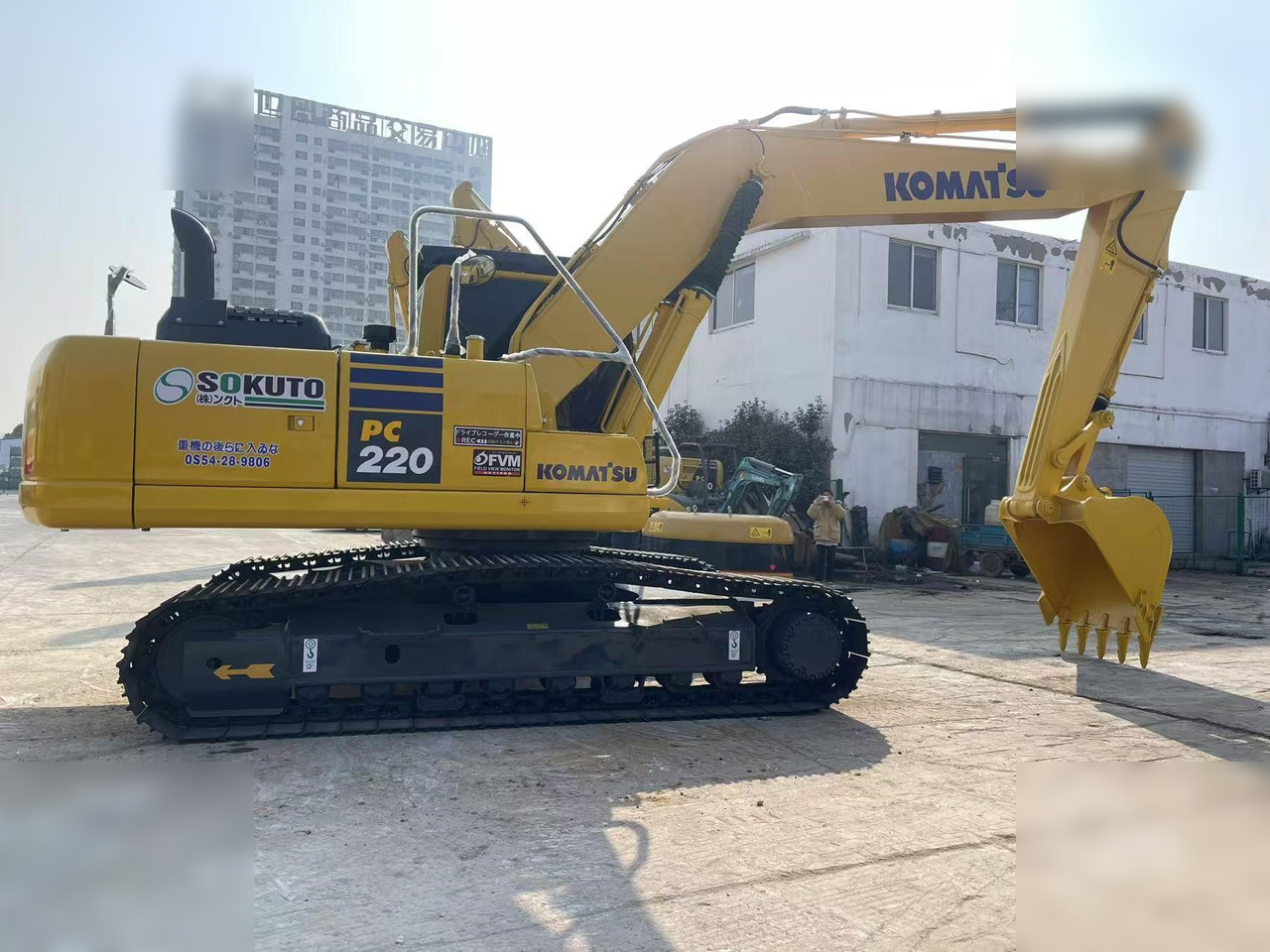 KOMATSU PC220-8 - Excavadora de cadenas: foto 4 KOMATSU PC220-8 - Excavadora de cadenas: foto 4