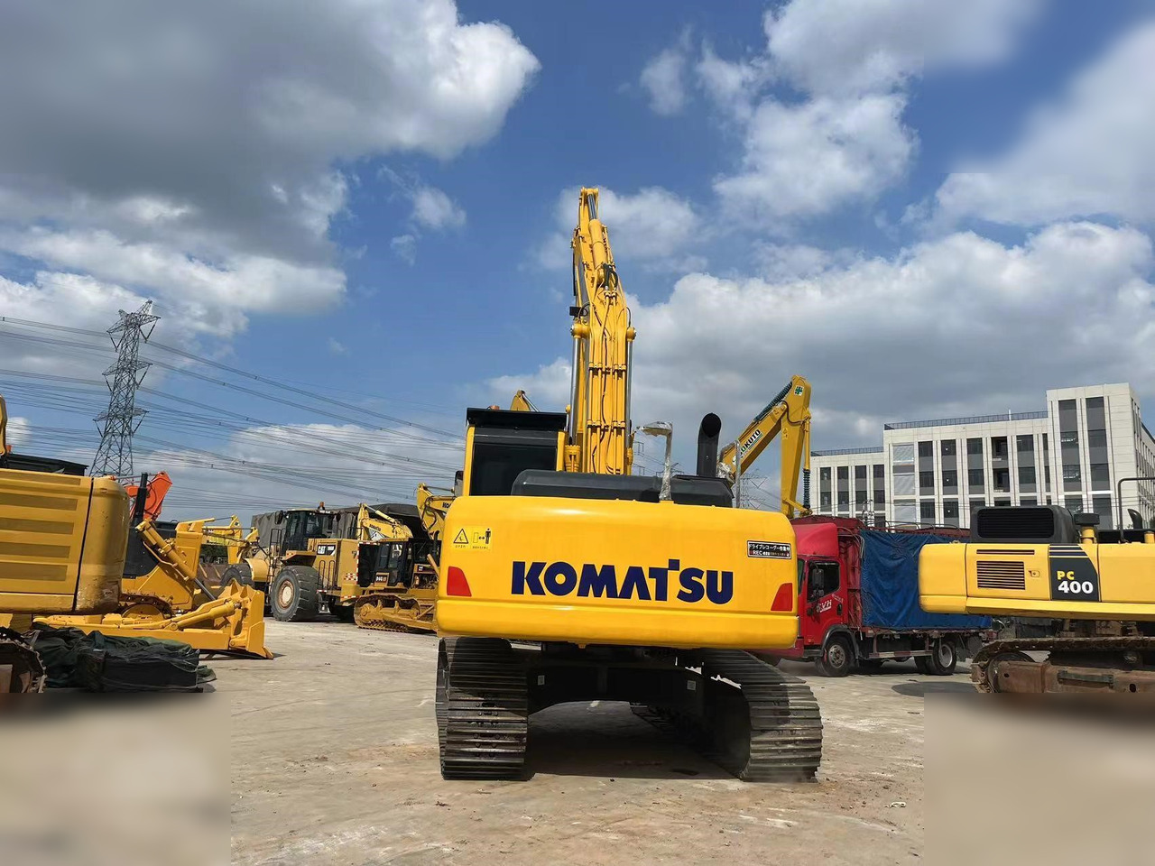 KOMATSU PC220-8 - Excavadora de cadenas: foto 3 KOMATSU PC220-8 - Excavadora de cadenas: foto 3