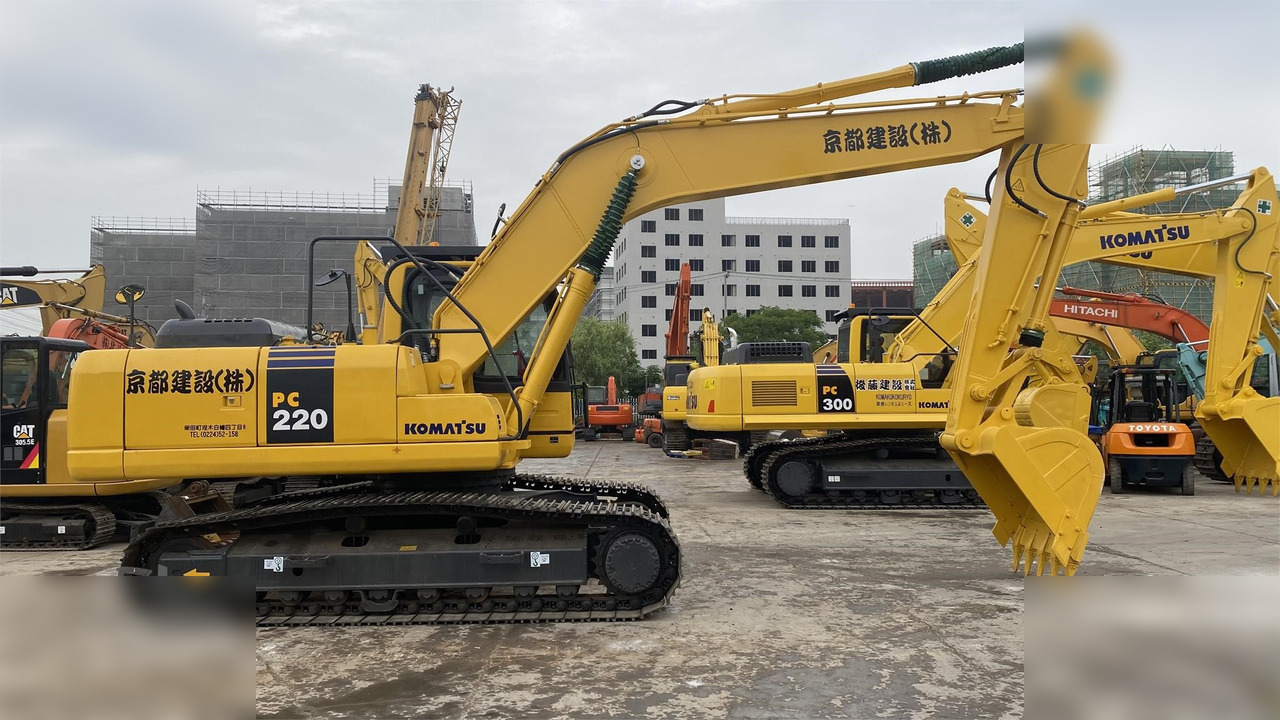 KOMATSU PC220-8 - Excavadora de cadenas: foto 2 KOMATSU PC220-8 - Excavadora de cadenas: foto 2