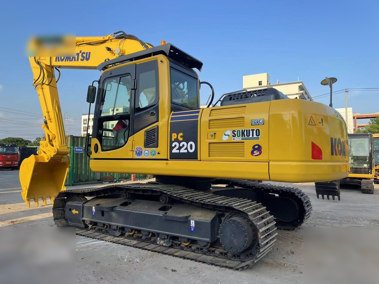 KOMATSU PC220-8 - Excavadora de cadenas: foto 4 KOMATSU PC220-8 - Excavadora de cadenas: foto 4