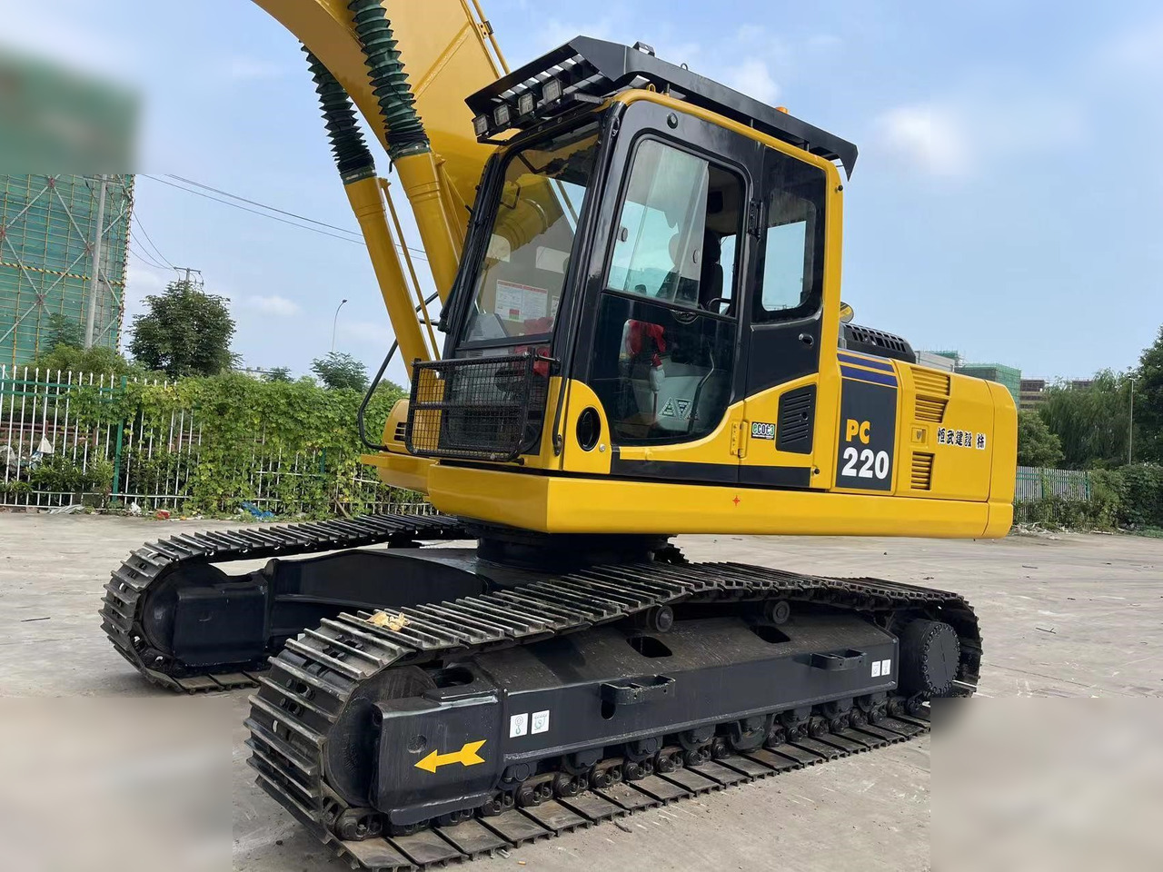KOMATSU PC220-8 - Excavadora de cadenas: foto 3 KOMATSU PC220-8 - Excavadora de cadenas: foto 3