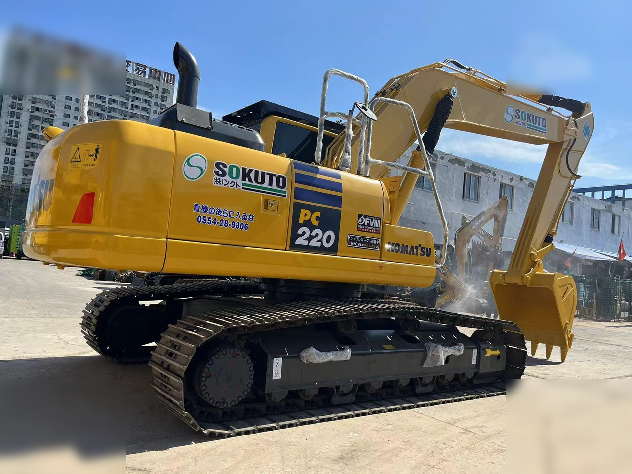 KOMATSU PC220-8 - Excavadora de cadenas: foto 2 KOMATSU PC220-8 - Excavadora de cadenas: foto 2