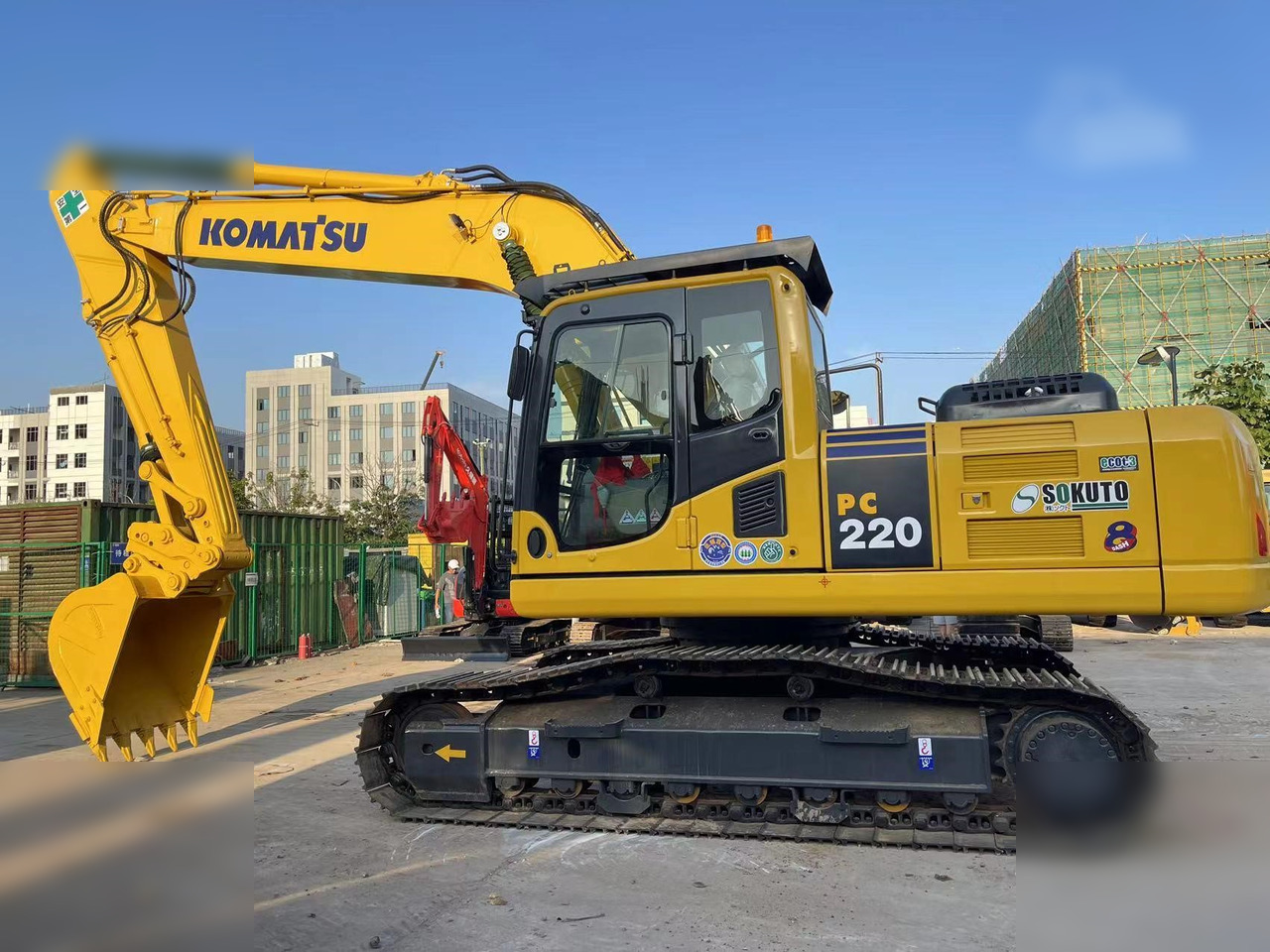 KOMATSU PC220-8 - Excavadora de cadenas: foto 3 KOMATSU PC220-8 - Excavadora de cadenas: foto 3