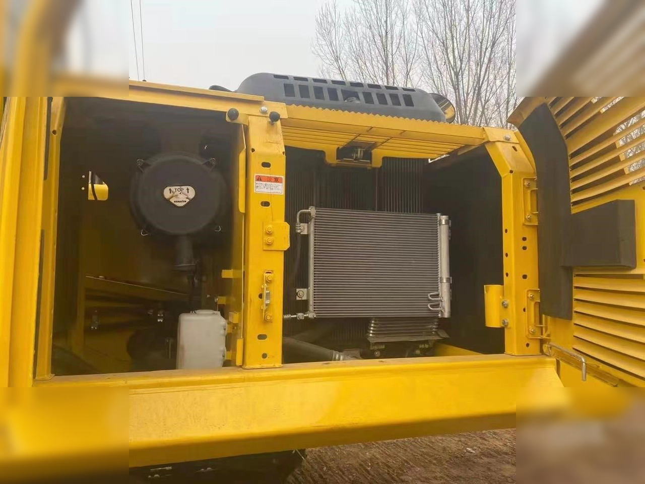 KOMATSU PC220-8 - Excavadora de cadenas: foto 5 KOMATSU PC220-8 - Excavadora de cadenas: foto 5