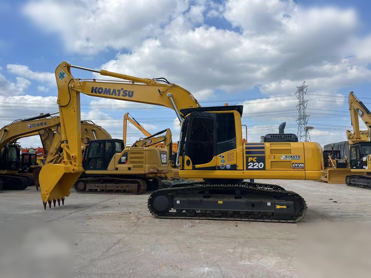 KOMATSU PC220-8 - Excavadora de cadenas: foto 1 KOMATSU PC220-8 - Excavadora de cadenas: foto 1