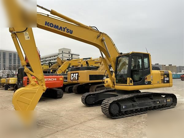 KOMATSU PC240 LC-8 - Excavadora de cadenas: foto 2 KOMATSU PC240 LC-8 - Excavadora de cadenas: foto 2
