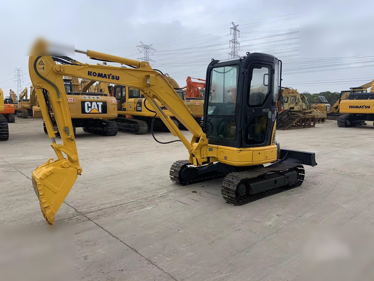 KOMATSU PC35MR-2 - Miniexcavadora: foto 1 KOMATSU PC35MR-2 - Miniexcavadora: foto 1