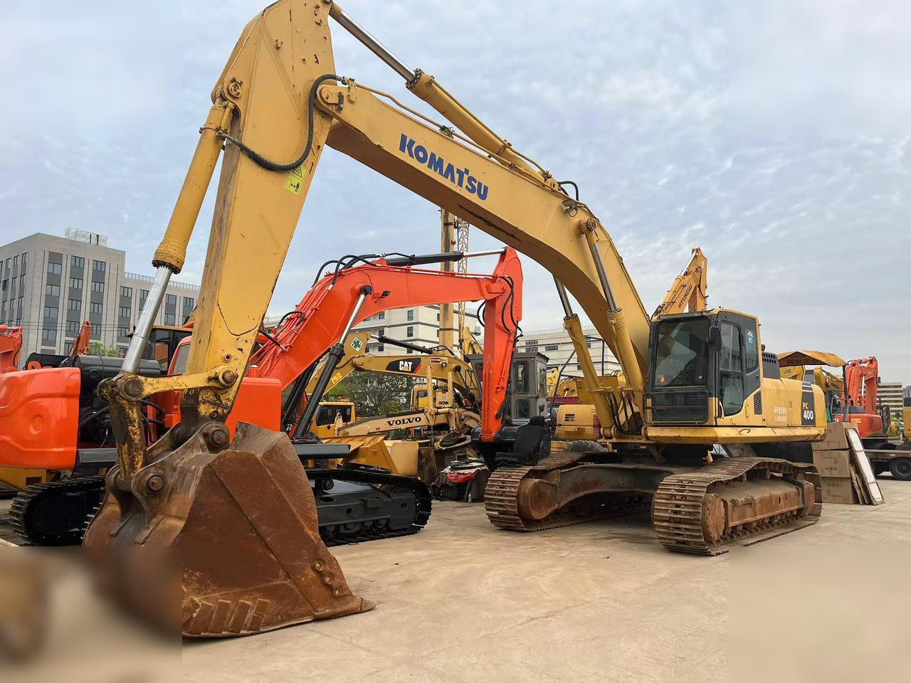 KOMATSU PC400-8 - Excavadora de cadenas: foto 1 KOMATSU PC400-8 - Excavadora de cadenas: foto 1
