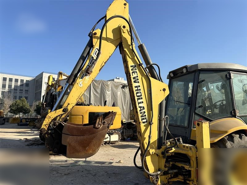 NEW HOLLAND LB95B-4PT - Retroexcavadora: foto 4 NEW HOLLAND LB95B-4PT - Retroexcavadora: foto 4