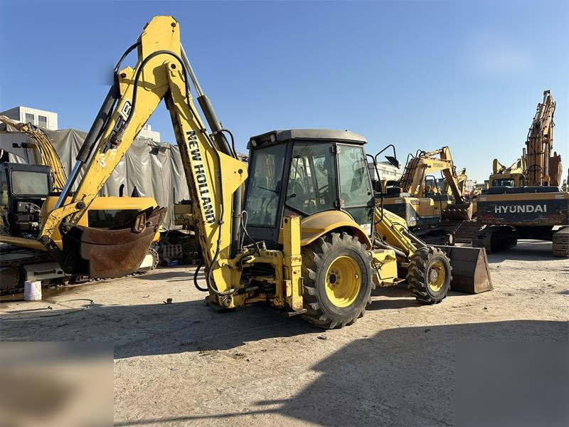 NEW HOLLAND LB95B-4PT - Retroexcavadora: foto 1 NEW HOLLAND LB95B-4PT - Retroexcavadora: foto 1