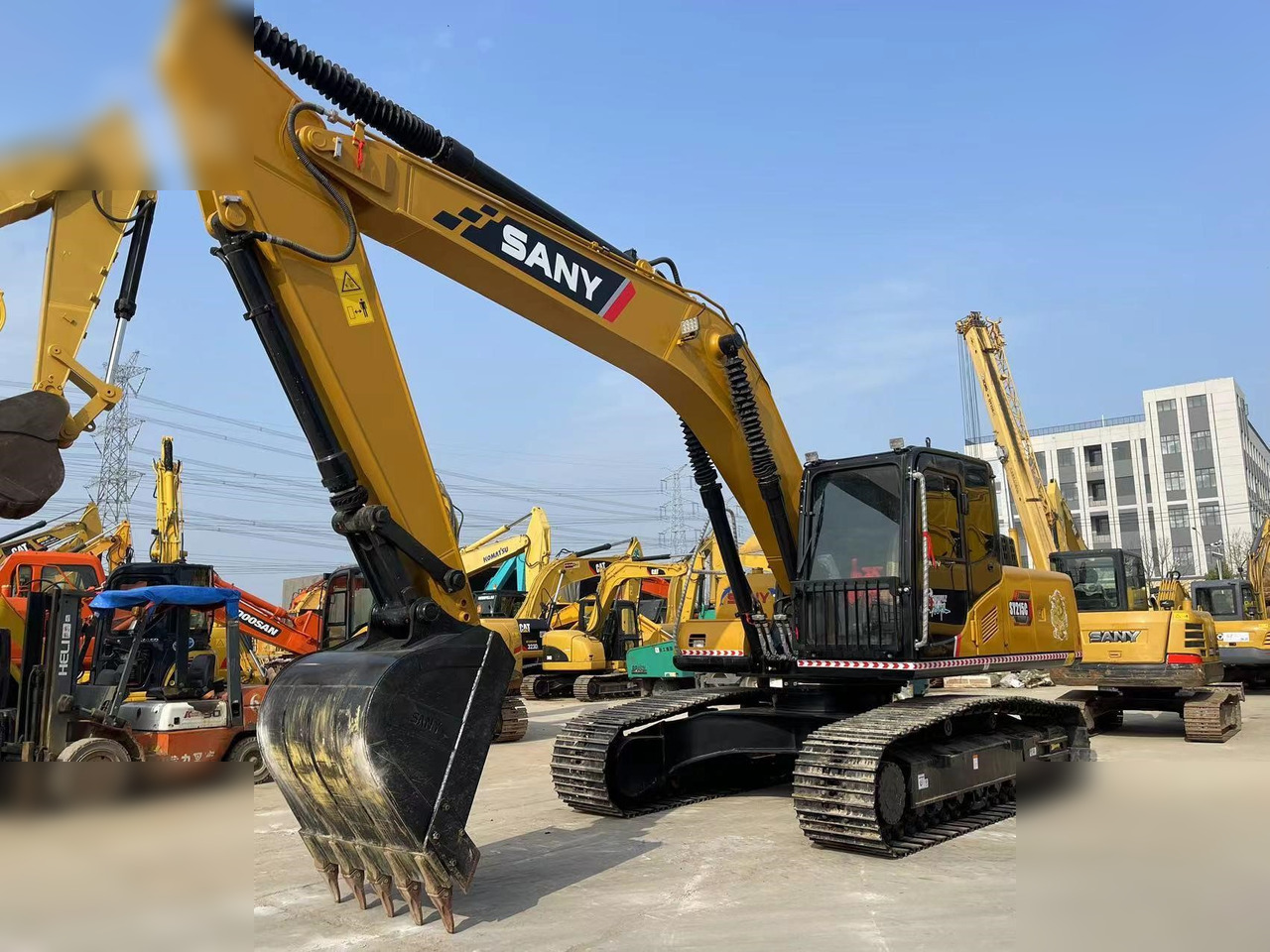 SANY SY215C - Excavadora de cadenas: foto 4 SANY SY215C - Excavadora de cadenas: foto 4