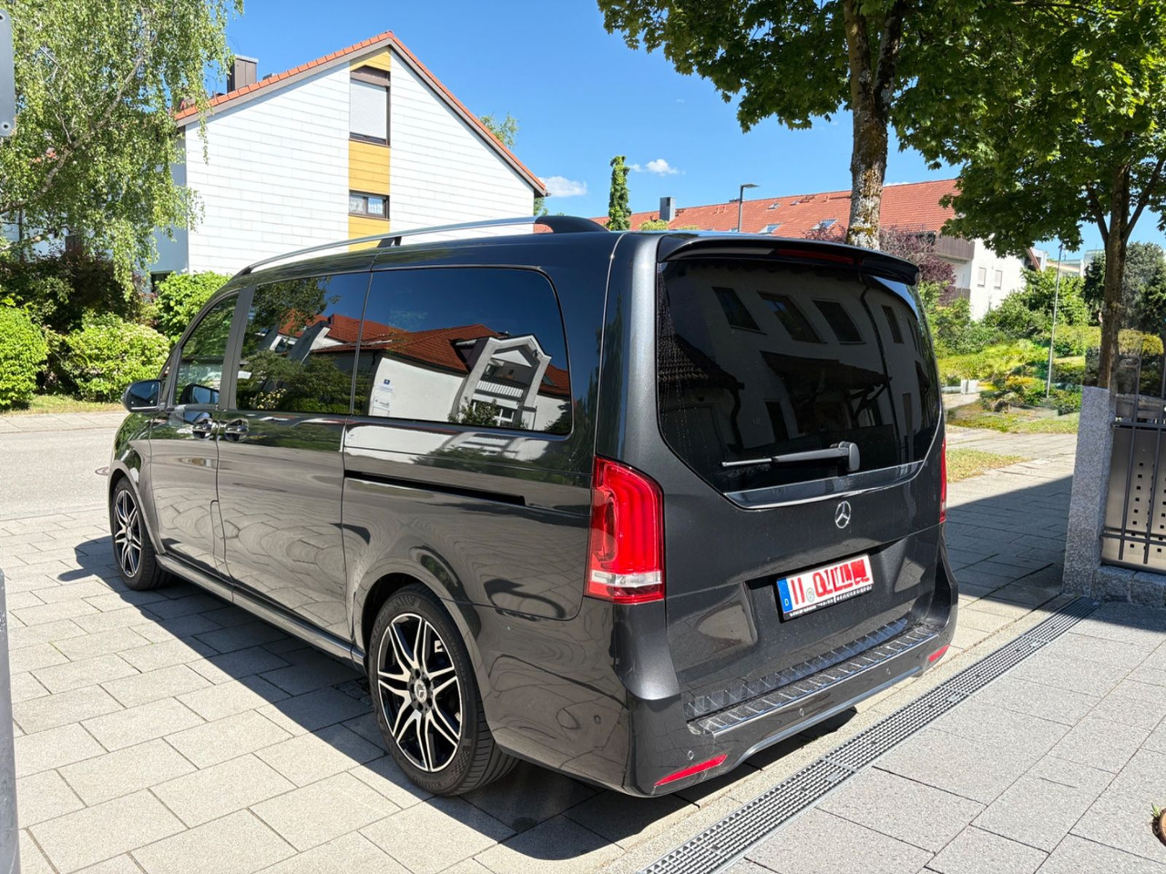 Mercedes-Benz V 300d 4M*AMG-Line*Exclusive*Luxus-Bus*Panorama* - Furgoneta de pasajeros: foto 3 Mercedes-Benz V 300d 4M*AMG-Line*Exclusive*Luxus-Bus*Panorama* - Furgoneta de pasajeros: foto 3